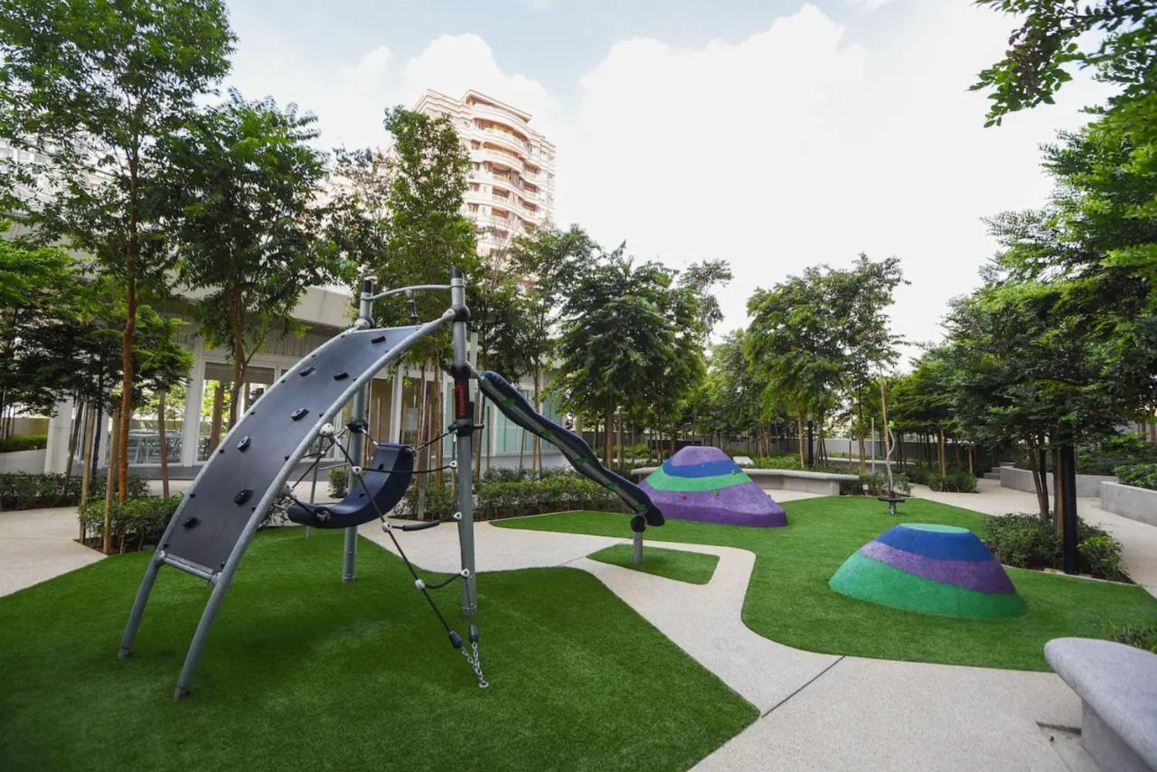 Robertson Cozy 3 Bedroom Family Suite With Netflix Kuala Lumpur Exterior photo